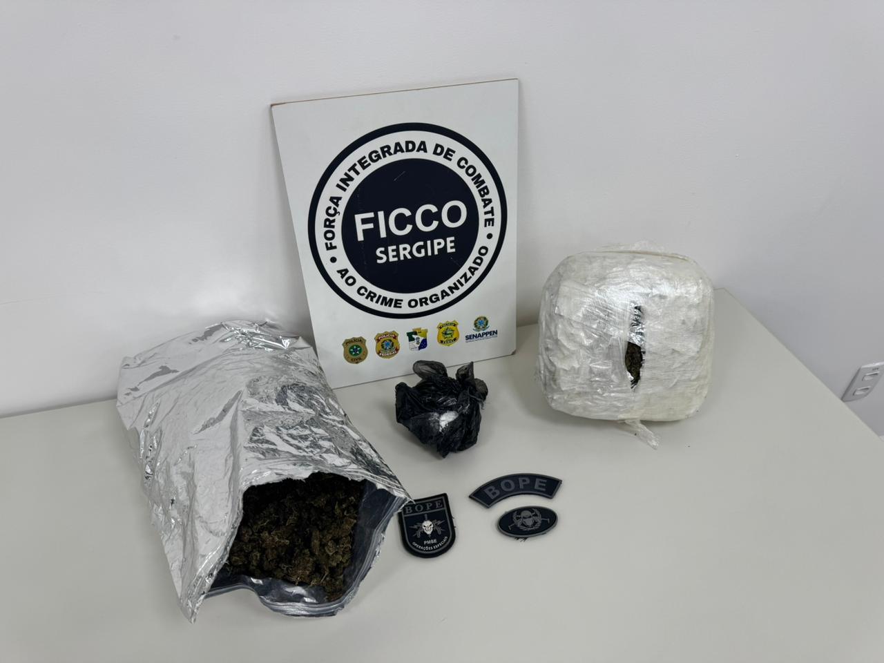 FICCO e Bope prendem mulher em flagrante por tráfico de drogas em Sergipe